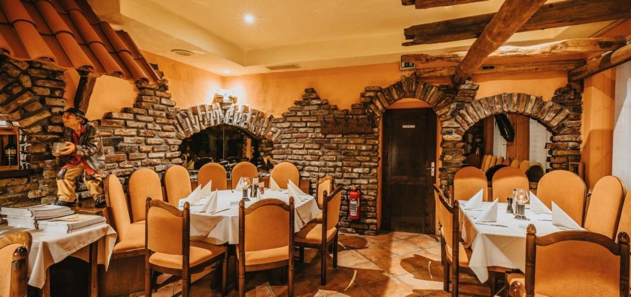 Hotel Restaurant Adria Stuben Bruehl Exterior photo